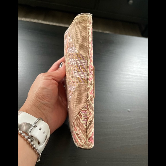 Sakroots Women’s Bi-Fold Wallet - Picture 7 of 9